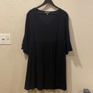 NWOT Black tunic with 3/4 length bell sleeves